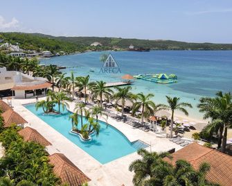 Sunset at ArecaHomes~ Beach Access~ Pool & Water Park - Discovery Bay - Pool