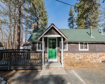 Black Forest Lodge - Big Bear Lake - Building