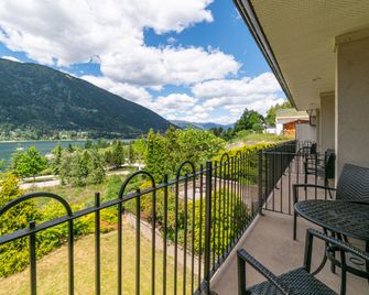 Prestige Inn Nelson - Nelson - Parveke