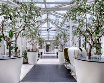 H15 Boutique Hotel, Warsaw, a Member of Design Hotels - Warsaw - Lobby