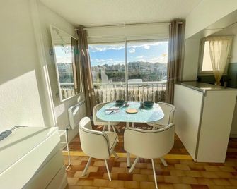 Studio rénové, proche port & village, parking, animaux admis - FR-1-796-83 - Gruissan - Dining room
