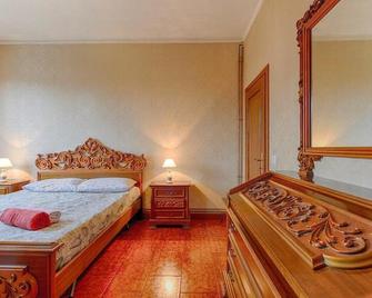 Large apartment, rents to companies only. Not far from the center - Modena - Quarto