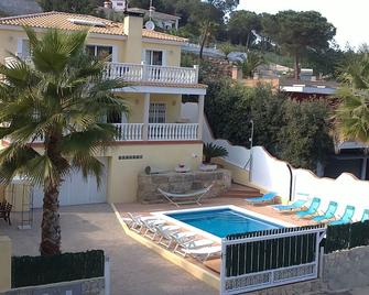 Villa Florida with free Wifi, private pool - Lloret de Mar - Svømmebasseng