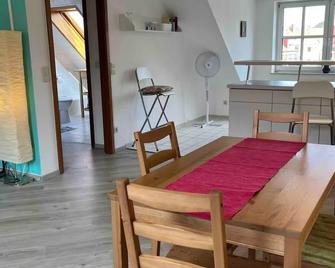 Neu! Ferienwohnung Zeitz Dgr 2 - Zeitz - Dining room