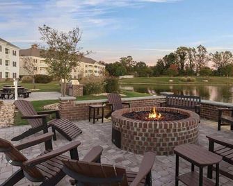 Governor's Green Resort 4BR Condo - Yorktown - Patio