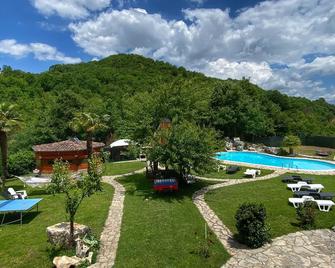Villa Aresini - Montemiletto - Piscina