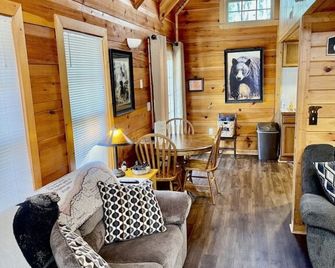 Beary Charming - Gatlinburg - Salon