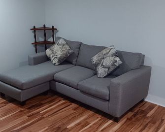 Perfect 3-bedroom apartment in Waterbury CT - Вотербері - Вітальня