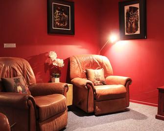 Popular Family and Pet friendly Modern Cosy Bach WiFi - Hanmer Springs - Sala de estar