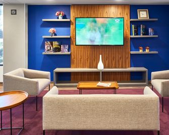 City Express Suites by Marriott Toluca - Toluca - Lounge