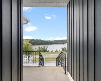 Eddy Bay Hideaway - Family Oasis! - Eddyville - Balkon