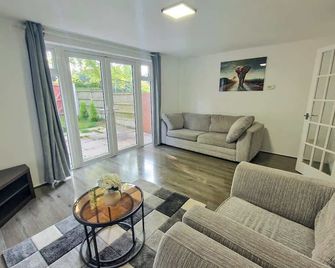 3 Bedroom Northenden Home by City Superh - Rostherne - Sala de estar