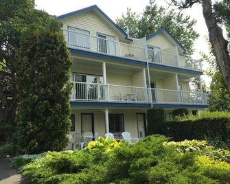 Lakeside Country Inn Savona - Savona - Building