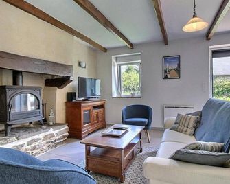 Large close to the sea character cottage - Plonéour-Lanvern - Salon