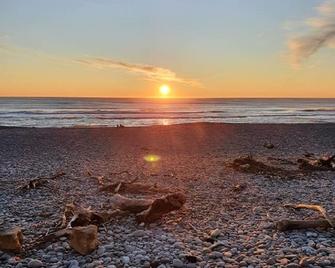 Westie On The West Coast - Private, Free Wifi, Entire Cottage - Greymouth - Strand