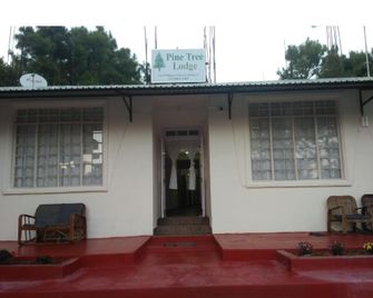 Pine Point - Shillong - Gebouw