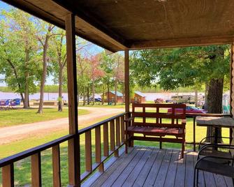 Outback Campground and Marina - Trinity - Patio