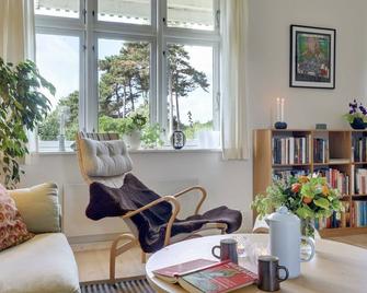 Holiday Home Detlef - 200m from the sea by Interhome - Rønne - Pokój dzienny