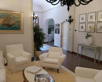 Hotel Tirreno - Castiglioncello - Wohnzimmer