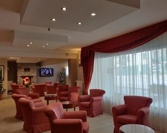 Albergo Conte Max - Capracotta - Salon