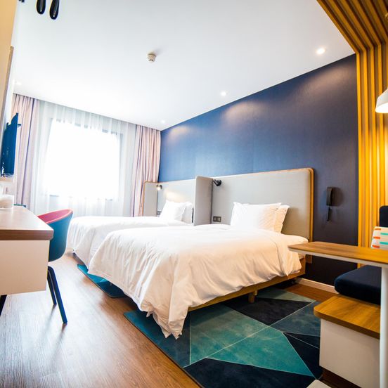 Holiday Inn Express Nanjing Xuanwu Lake By IHG image 1