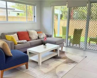 Modern 4-Bedroom Family Home in Park Rid - Parkinson - Sala de estar