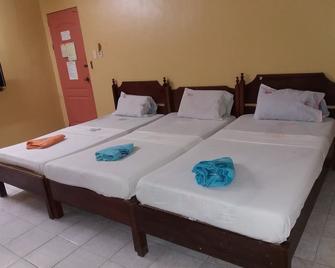 Bee Hub Pension - Surigao - Bedroom