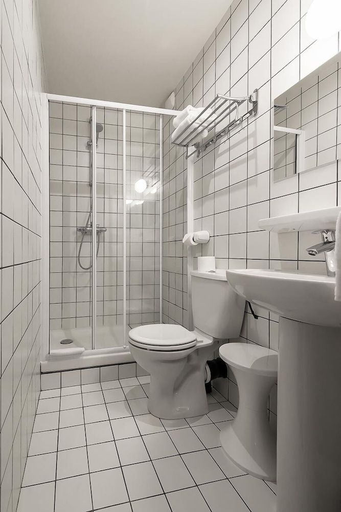 Urban Style Hotel des Carmes - Aurillac - Baño