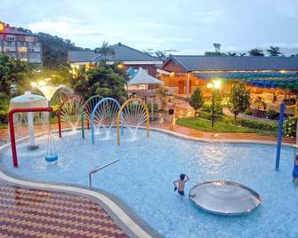 Hoya Spa Hotel - Ruisui Township - Bazén