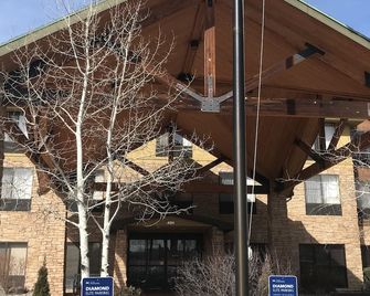 Hampton Inn Glenwood Springs - Glenwood Springs - Building