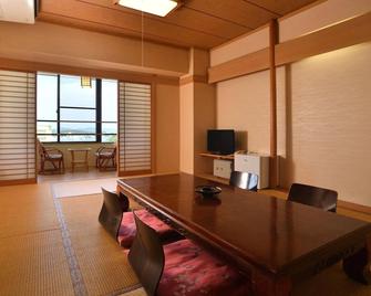 Kameya Hotel Hanatsubaki - Kamiamakusa - Essbereich