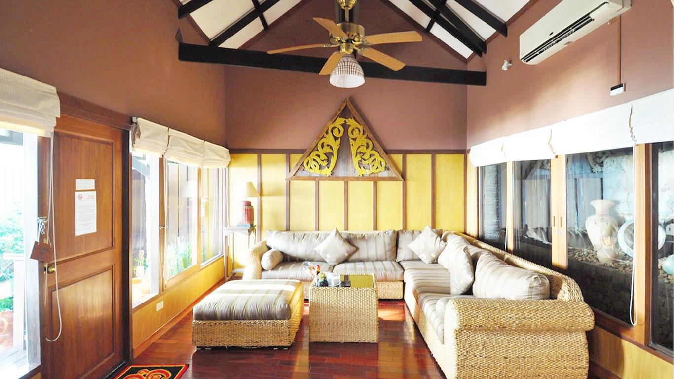 Birds and Bees Resort