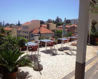 Pensao Residencial Vila Teresinha - Funchal - Patio