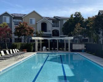 Cozy Studui Apartment - Hayward - Pool