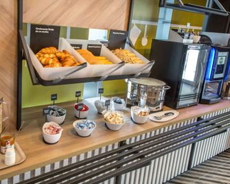 B&B HOTEL Sainte-Maxime Golfe de Saint-Tropez - Sainte-Maxime - Buffet