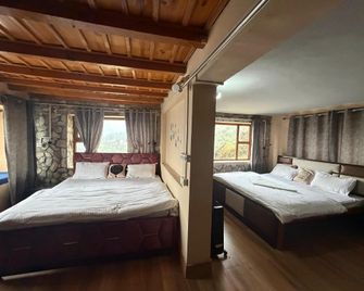 S K and Shiv Cottages - Mukteshwar - Bedroom