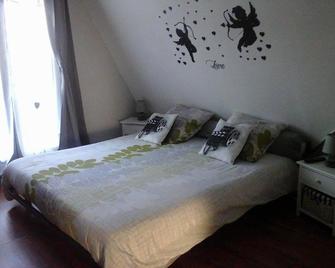 Chez Marcelline - Bazincourt-sur-Epte - Habitación