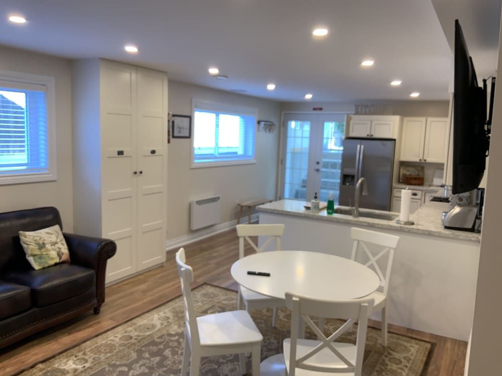 Dining room view of Oasis amidst the wineries