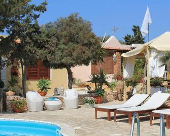 Hotel Luagos club - Lampedusa - Patio