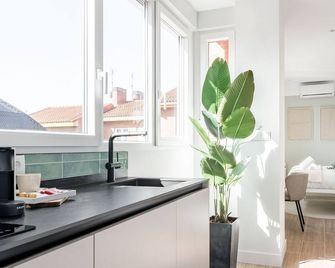 Arturo Soria Stays by Charming - Madrid