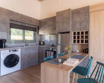Apolithon Premium Houses - Eresos