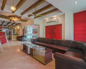 Hotel Siddharth Paradise - Dehradun - Living room