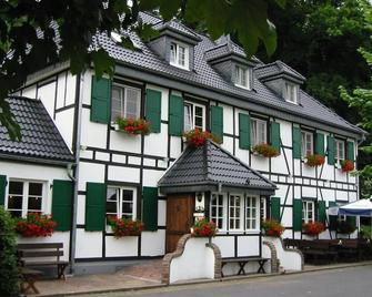 Wißkirchen Hotel & Restaurant - Odenthal - Будівля