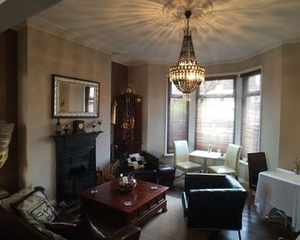 تايروسا رومز - كارديف - غرفة معيشة