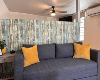 Beautiful studio near Consulado, fully equipped. - Heredia - Sala de estar