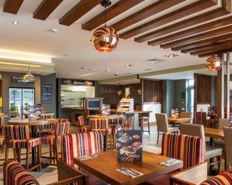 Premier Inn Witney - Witney - Ресторан