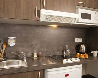 Residhome Reims Centre - Reims - Kitchen