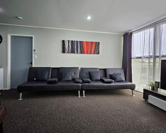 2 Double bed Apartment Manukau - Auckland - Living room