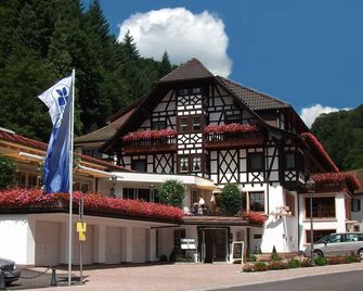 Flair Hotel Adlerbad - Bad Peterstal-Griesbach - Gebouw