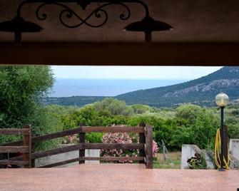 Agriturismo Paulesa - Cala Gonone - Patio